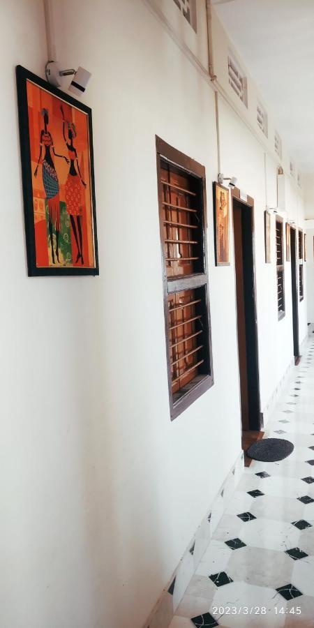 פורי Bhuban Heritage Inn מראה חיצוני תמונה