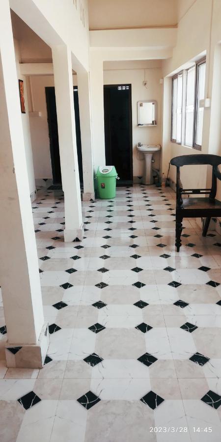 פורי Bhuban Heritage Inn מראה חיצוני תמונה